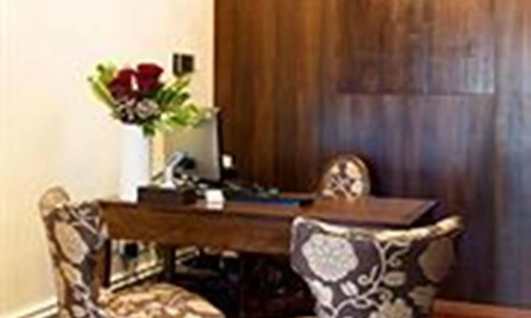 פרת'' The Terrace Hotel